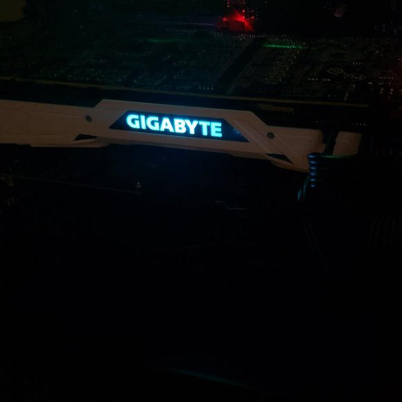 🎉HOST PICK🎉 GIGABYTE NVIDIA GeForce GTX 1080 Ti 11GB Graphics Card GAMING - Picture 8 of 12